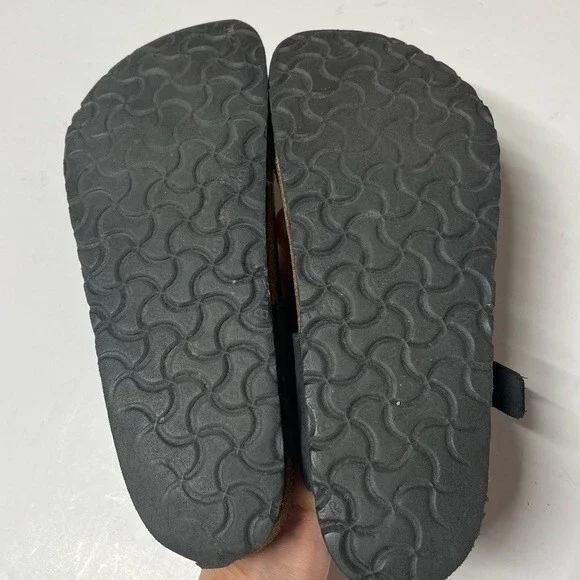 Birkenstock Gizeh Oiled Leather Sandals in Black 40 - Picture 7 of 16